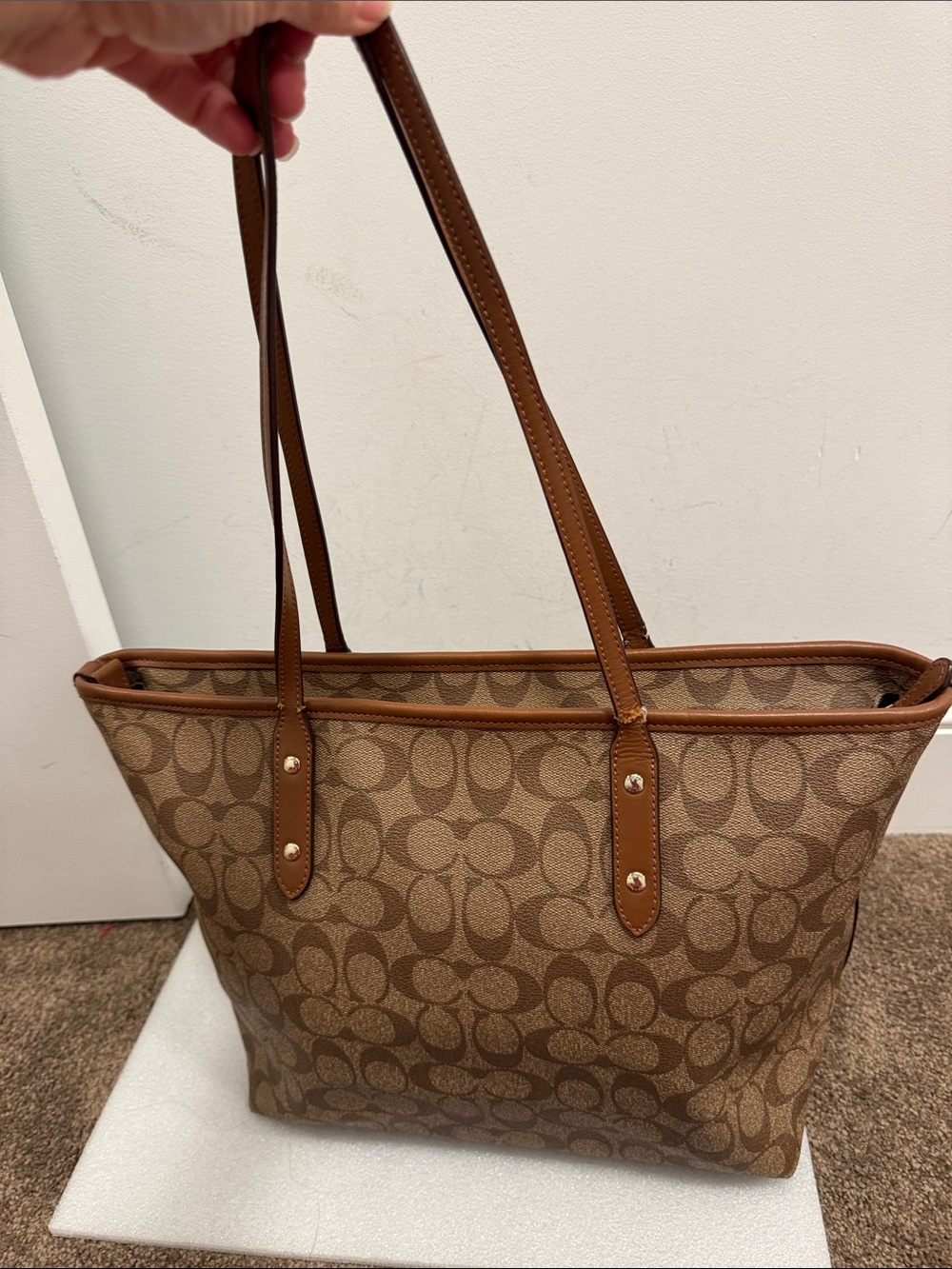 Coach Brown Signature Canvas city tote bag with hangtag - Picture 3 of 11